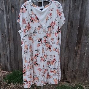 Torrid Floral V-Neck Button-Front Dress With Pockets Size-4